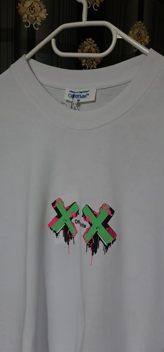 Tricouri / tricou reducere Givenchy / Off white