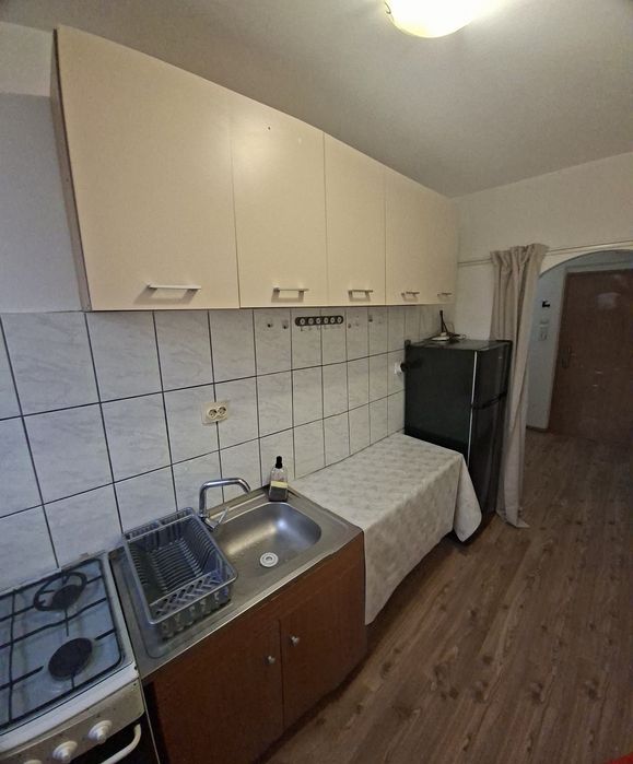 Închiriez garsoniera  pe termen  lung