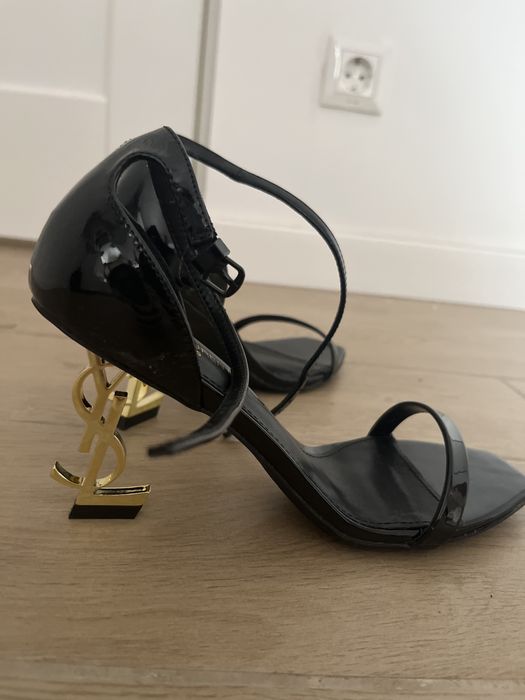 tocuri YSL originale marimea 38