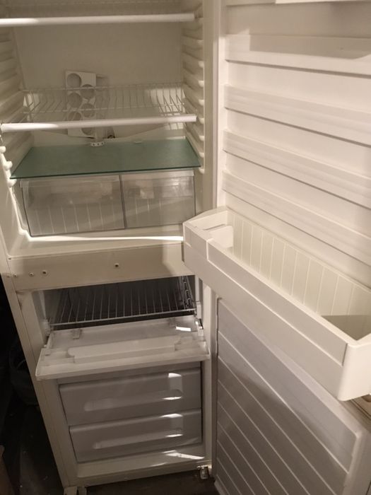 Хладилник с камера