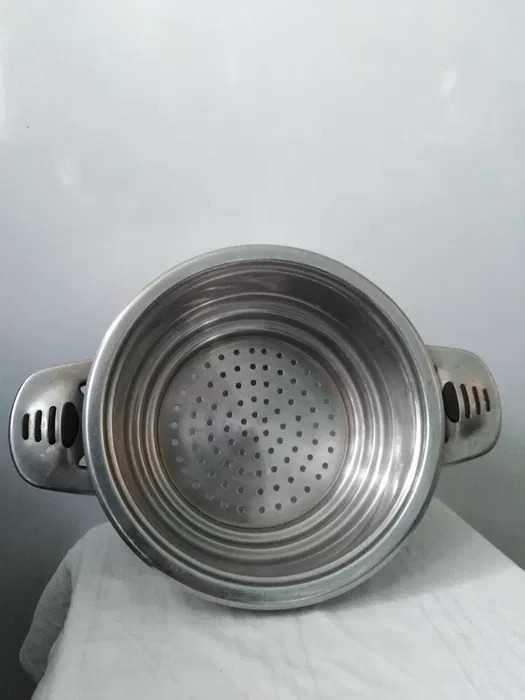 ОТДАМ ДАРОМ дуршлаг. (Кастрюльку с дырочками), Сталь, Германия БУ