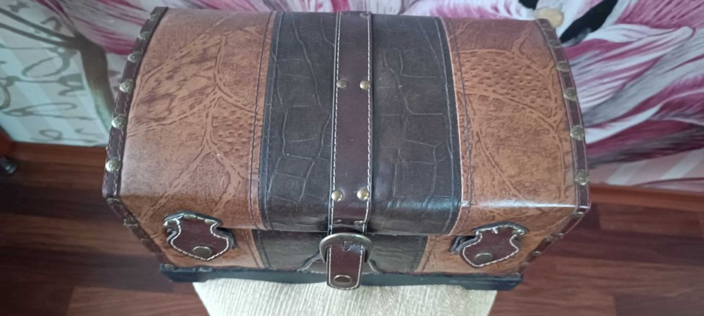 Декоративна кутия, кожена