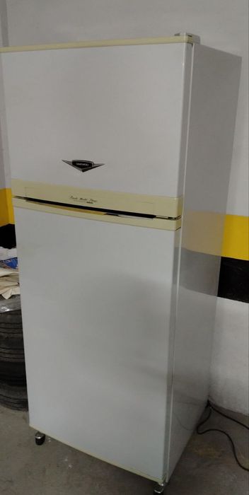 Xaladelnik sotiladi alo darajada narxi bir yarim milyon