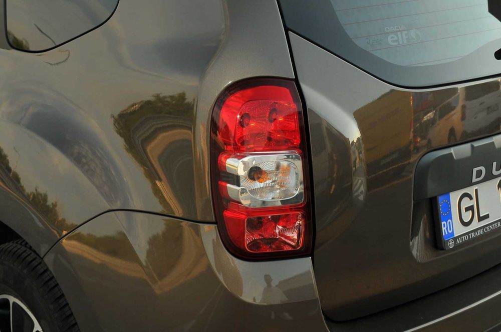 Dacia Duster ca nou