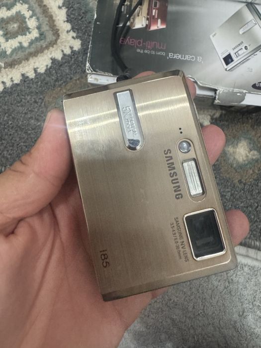 Aparat foto samsung cu bateria slaba