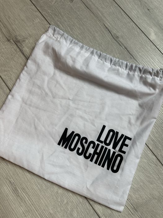 Оригинална Love Moschino дамска чанта + калъф