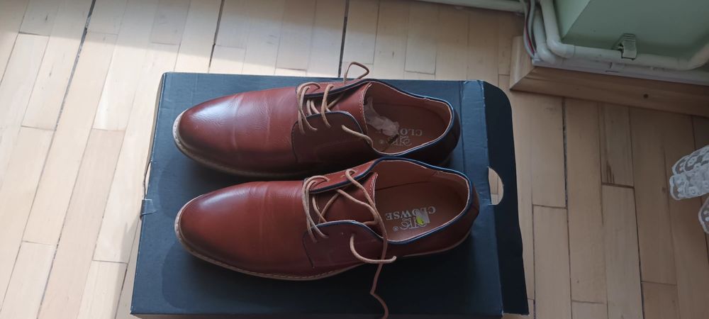 Vând costum complet