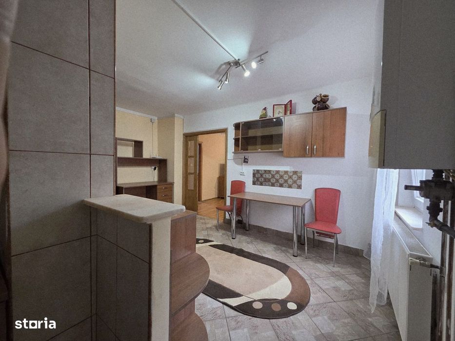 Apartament 2a camere, cu balcon, aproape de centru!