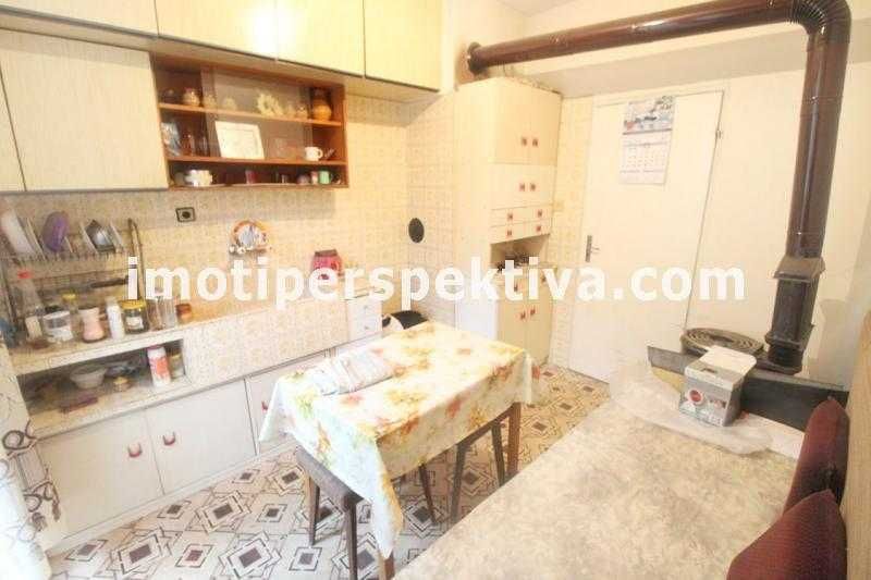 Продава се Тристаен апартамент в Пловдив, Христо Смирненски - 81 кв.м за 1321 €/кв.м - Снимка #3