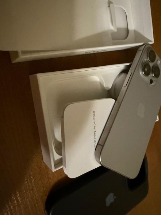 Iphone 15 pro в отличном состоянии