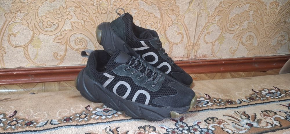 Размер 40-41 оёгда яхши туради