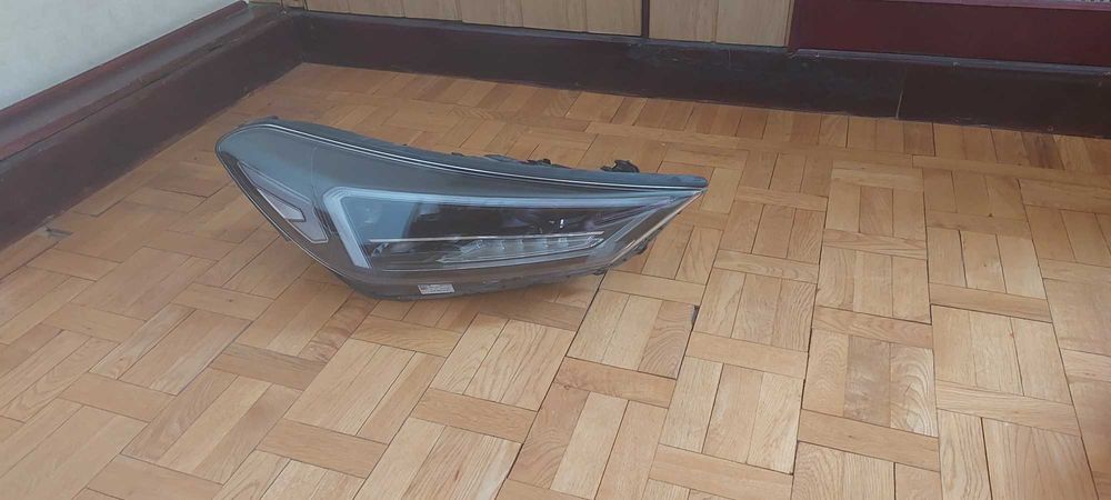 Фара передняя Hyundai Tuscon 2020