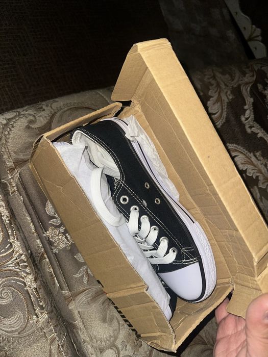 Продам кеды новые Китай