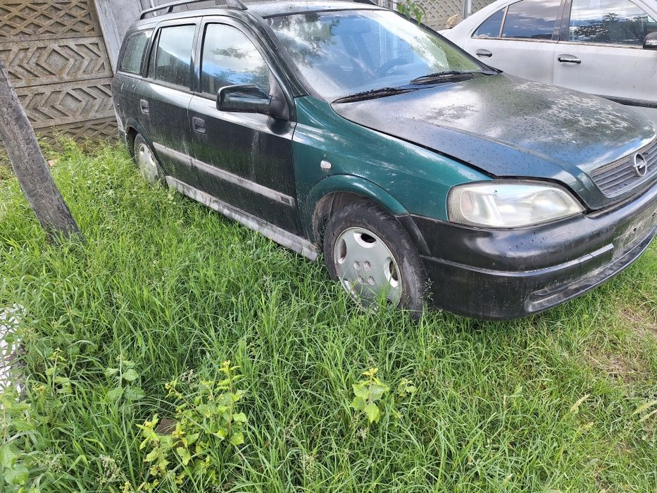 Dezmembrez opel astra g