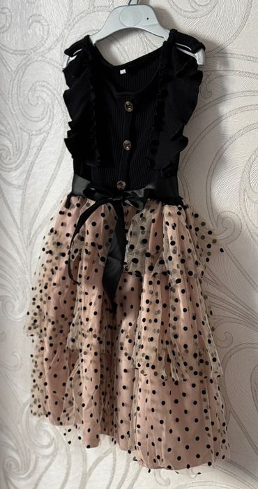 Нарядное платье 122-128см