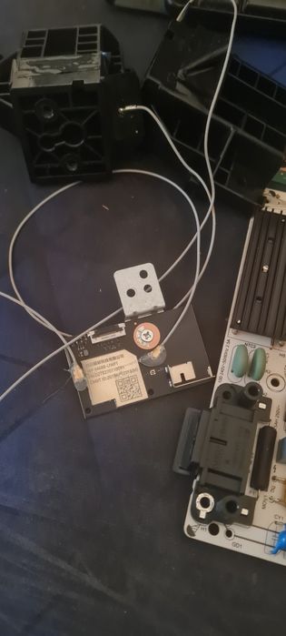 Vând piese TV TCL 55D5000