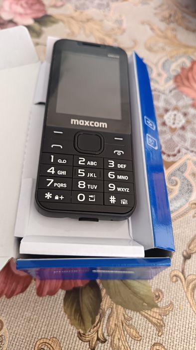 Telefon mobil maxcom