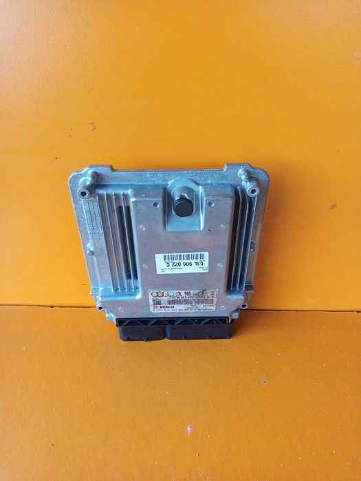 Audi A4 B8 A3 A5 8T 2.0 TDI моторен компютър ECU модул запалване CAGA