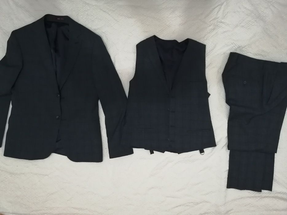 Мужской костюм тройка