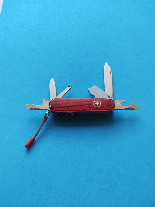 Рядък модел джобно ножче viktorinox