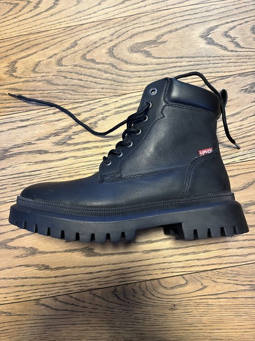 Женски обувки Levis 39 номер