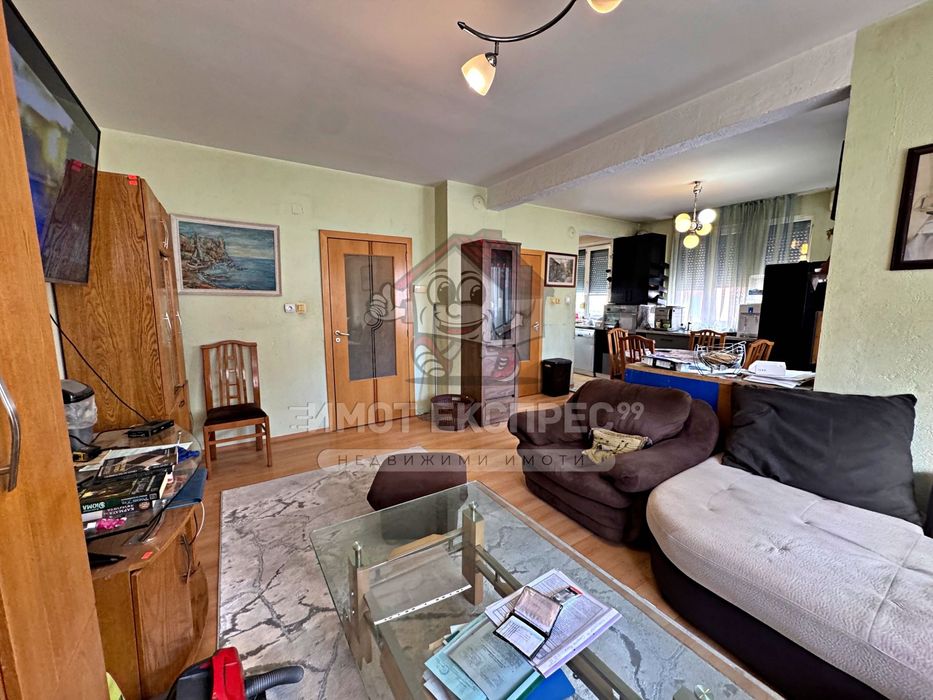 Продава се Етаж от къща в Асеновград - 160 кв.м за 1000 €/кв.м - Снимка #4