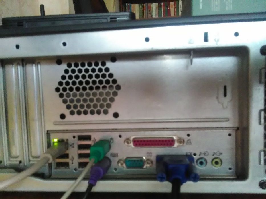 Продавам компютър IBM