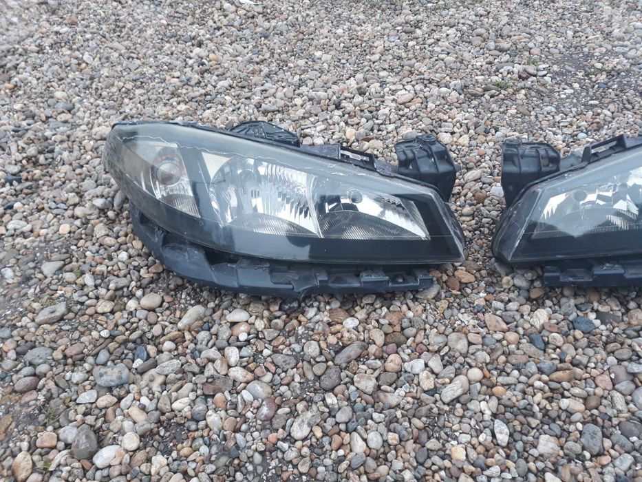 ляв и десен фар за рено лагуна 2 фейслифт 05 - 07 RENAULT LAGUNA II