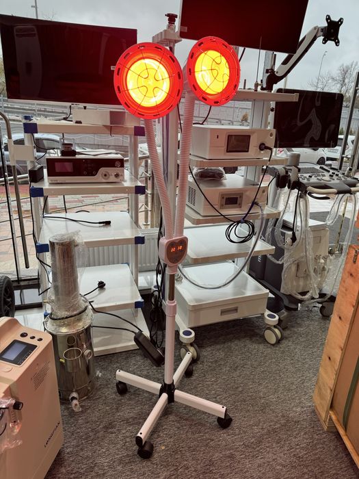 Красная лампа медицинская