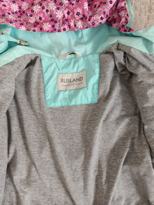 Продам куртки для девочки