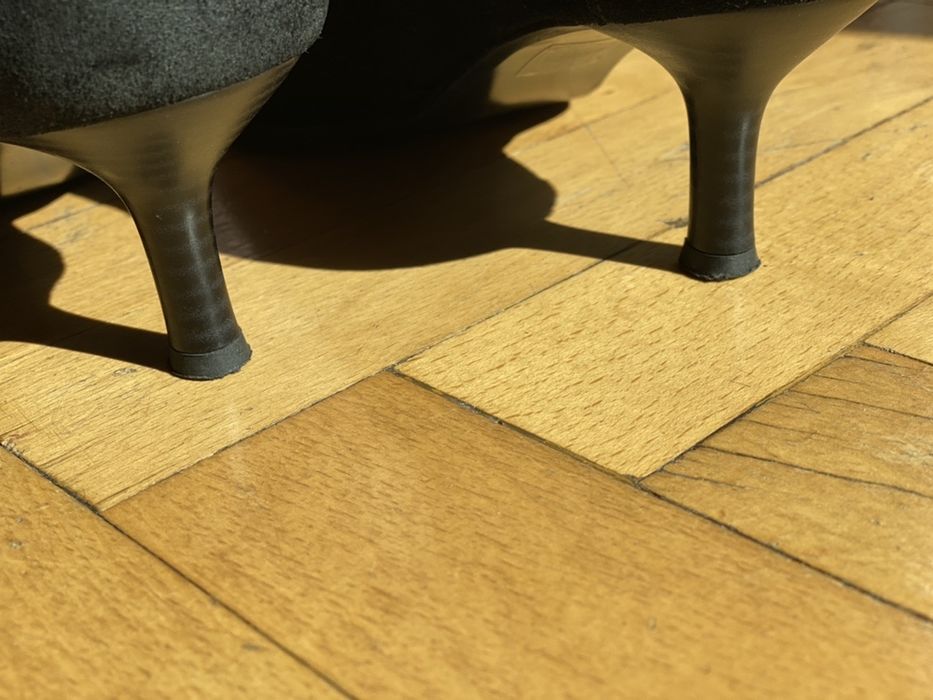 Дамски обувки с елегантен ток