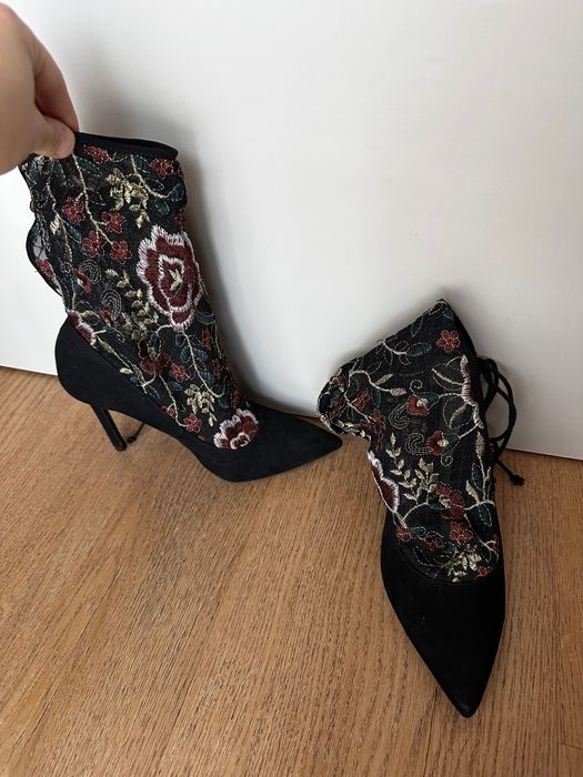 Pantofi cu toc Zara