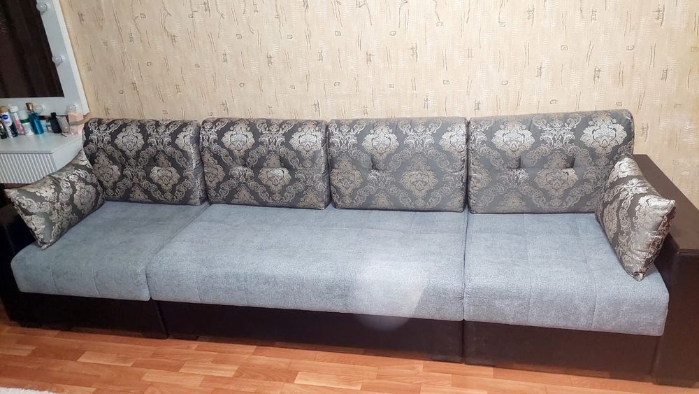 Продам диван, большой