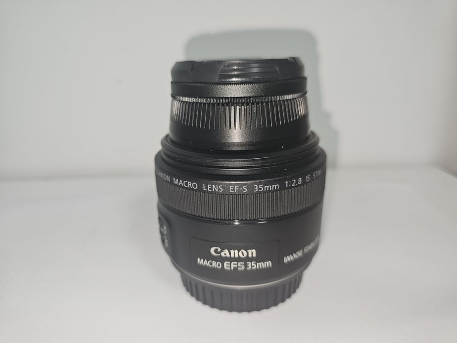 Canon EF-S 35 mm macro