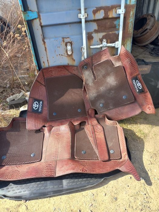 Продам коврики на камри 50,55,40