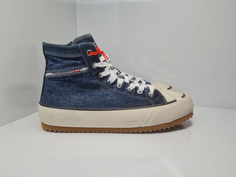 Кецове Diesel S-Principal Mid

Чисто нови с кутия. 

Размер 42 стелка