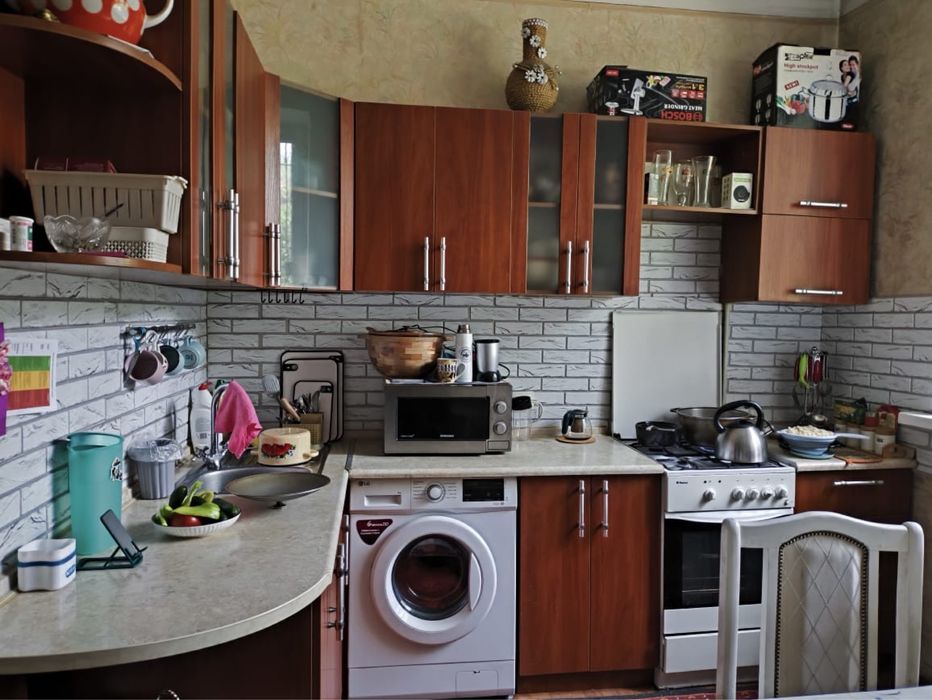 Продам кухонный гарнитур б/у