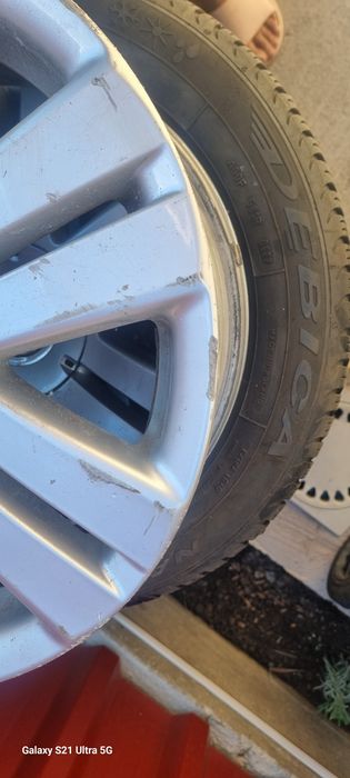 Cauciucuri de iarnă + jante originale volkswagen