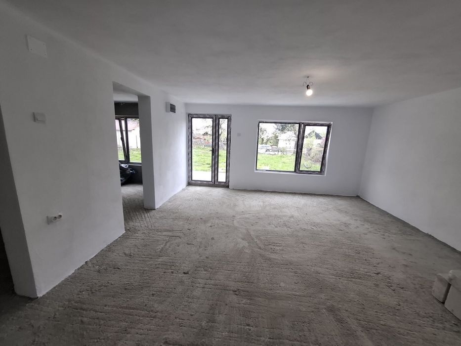 Casa noua, zona de deal la pret de apartament