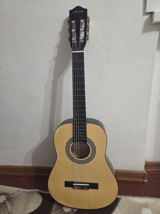 Детская гитара любительская