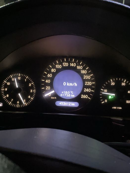 Mercedes-Benz E220 CDI W211 – 2005 Manual | 453.600 km | 3.300 € | Timișoara