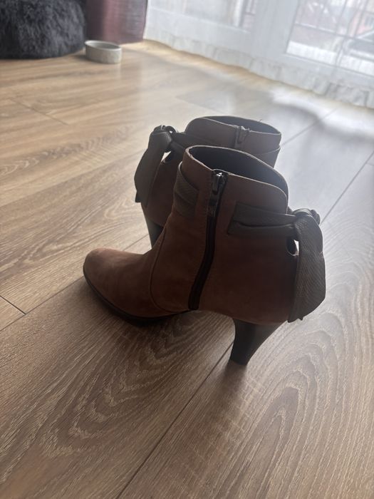Botine dama piele intoarsa