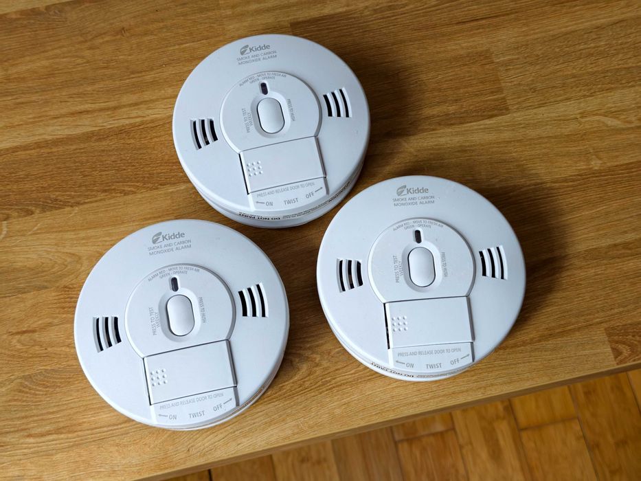 3бр. домашни аларми за пушек и въглероден диоксид