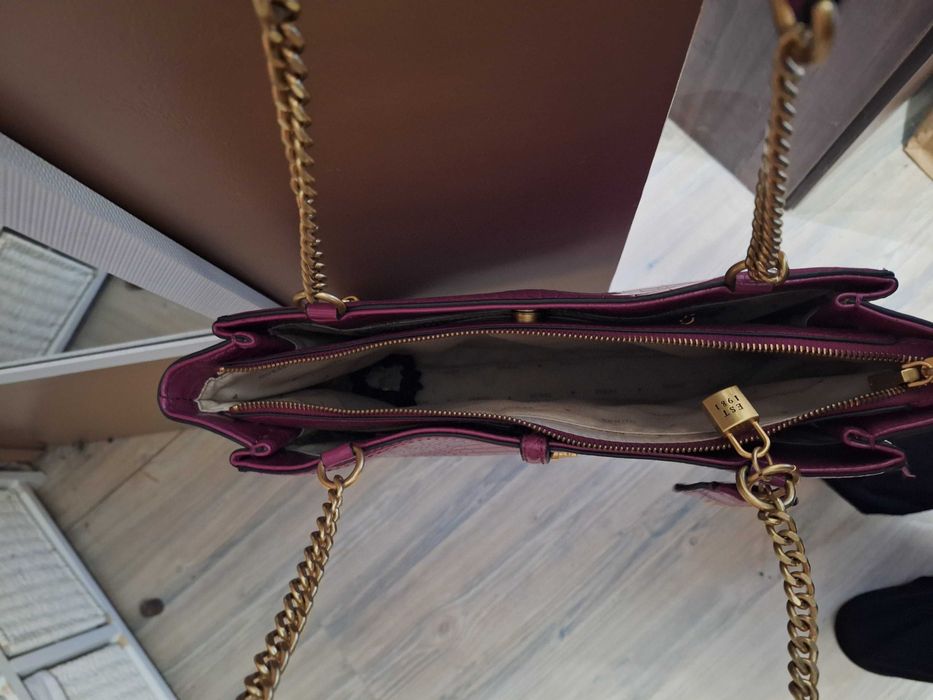 Дамска чанта Guess