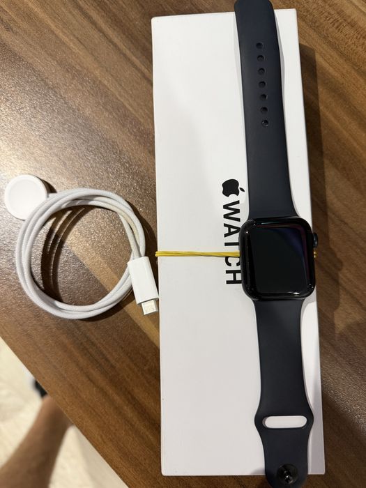 Apple watch se3 40mm gps+cellular(LTE)