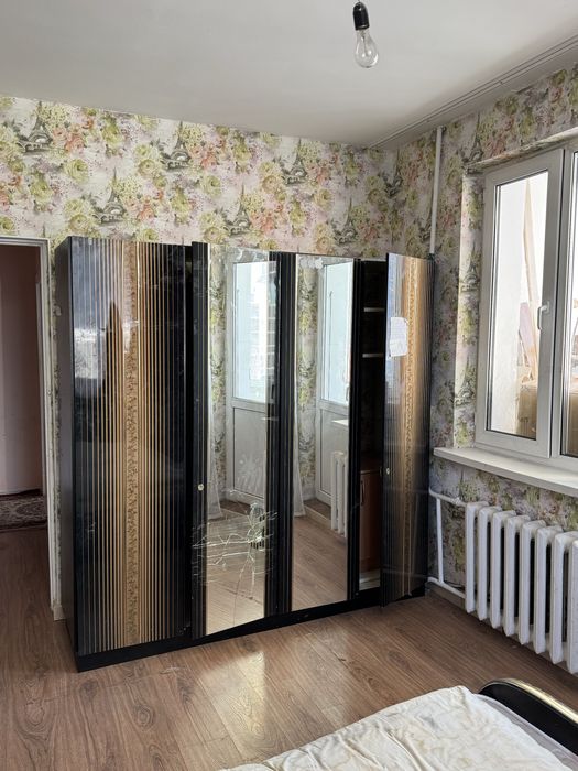 Мебель (шкафы, кровати, комоды)