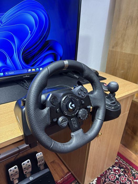 Volan Logitech G923 TrueForce + Logitech Driving Force Shifter