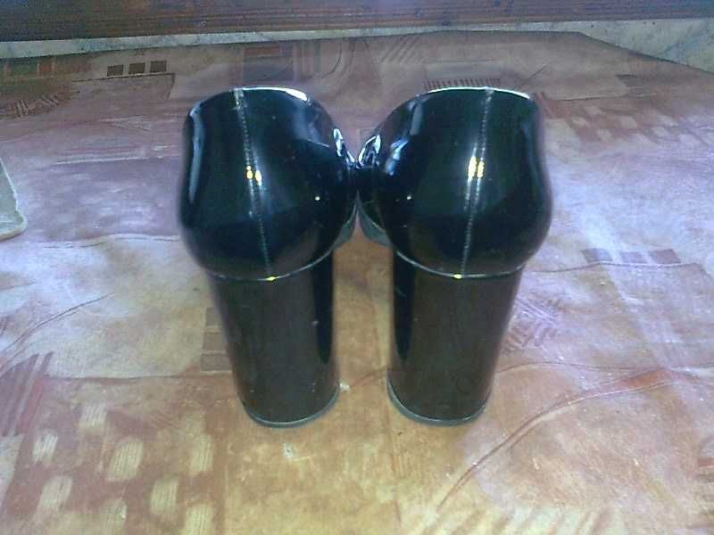 Дамски лачени обувки №38