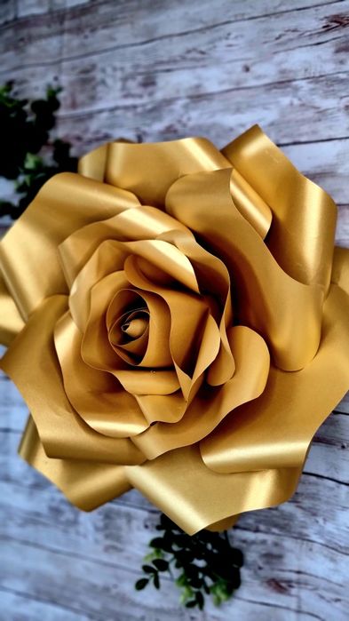 Flori decorative din hartie
