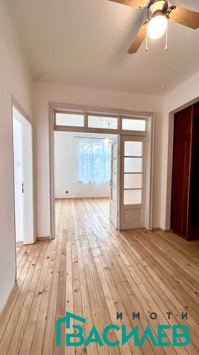 Дава се под наем Тристаен апартамент в София, Център - 88 кв.м за 698.19 € - Снимка #8